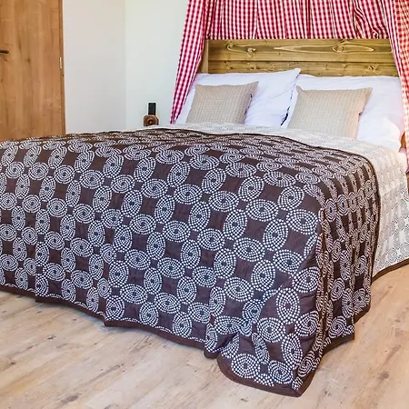 U čmeláků Vendégház 3*